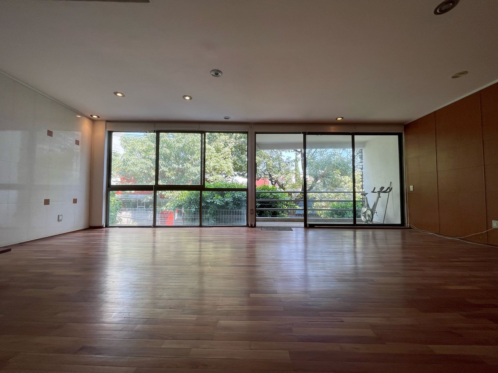 Gallery image 1
