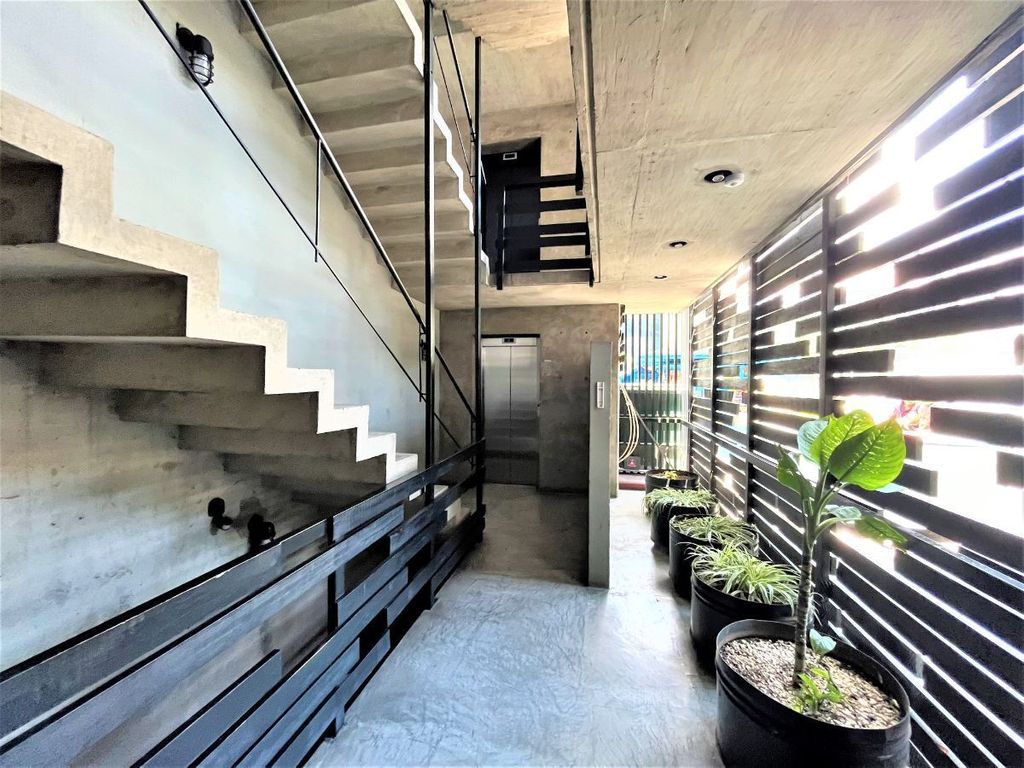 Gallery image 2